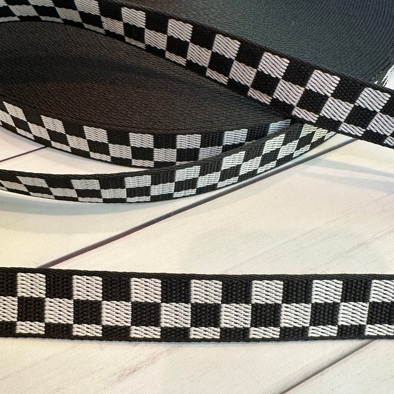 1" Webbing: Picnic in Black and White