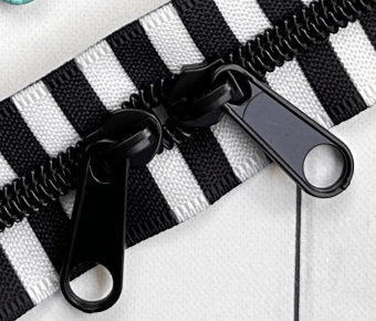 Black and White Striped Zipper - 30"