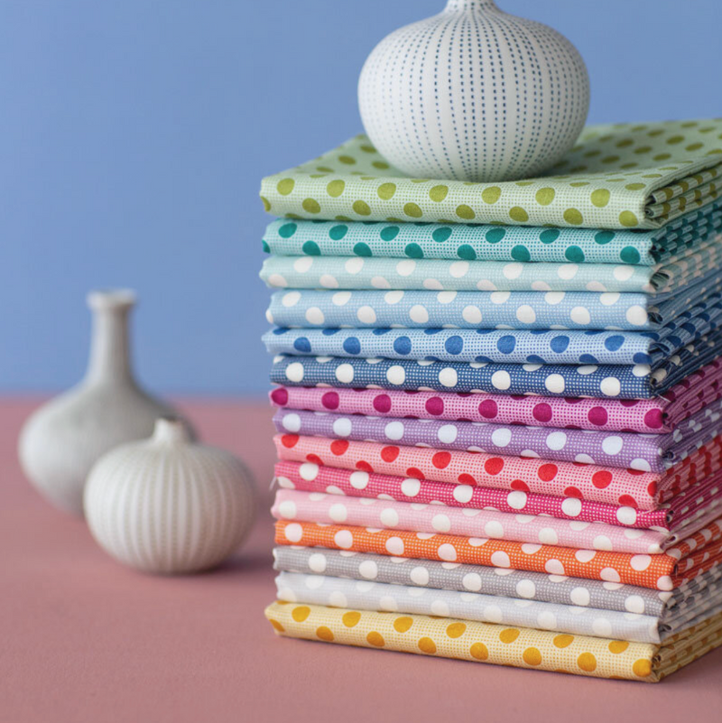 Tilda: Medium Dot Bundle - 15 Fat Quarters