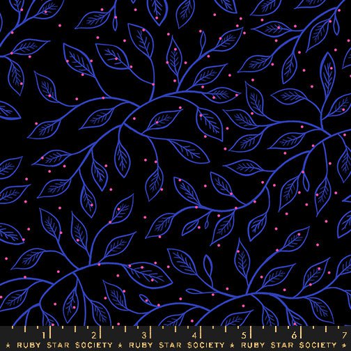 Glow Garden: Wandering Vine in Black