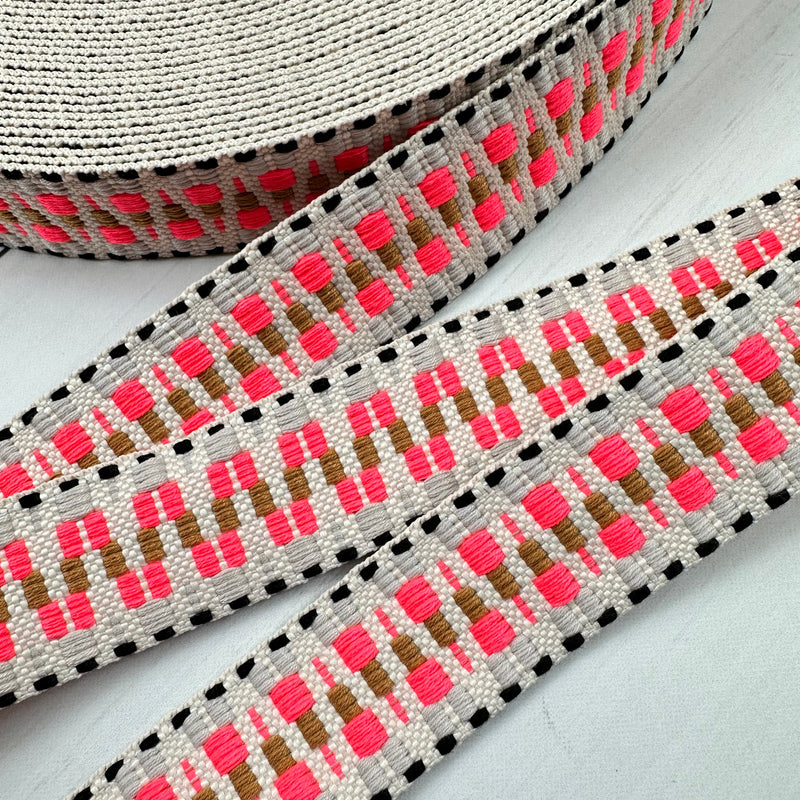 Zig Zag Webbing: Neon Pink & Gold