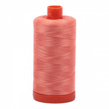 2220 Aurifil - Light Salmon