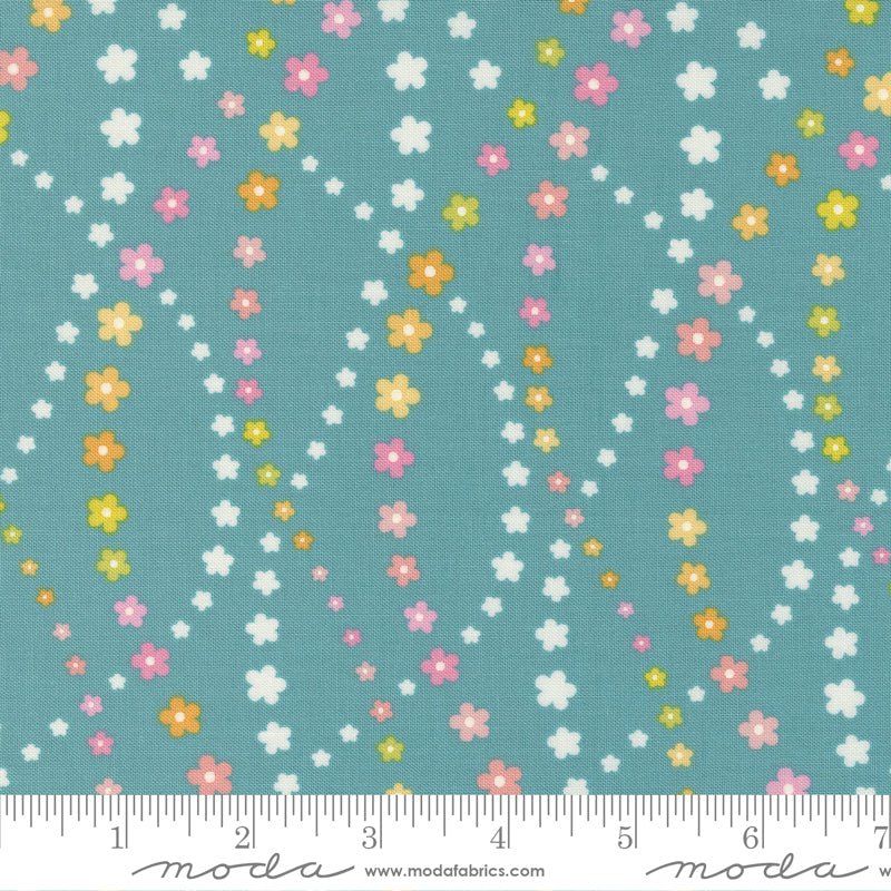 Flower Power: Lazy Daisy in Turquoise