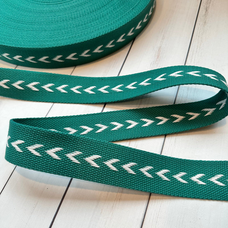 Arrow Webbing: Watercress & White