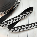 Arrow Webbing: Black & White Triangle